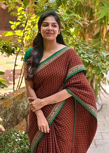 Ghatana - ఘటన | Maroon Checked Narayanpet Cotton Saree with Green Border