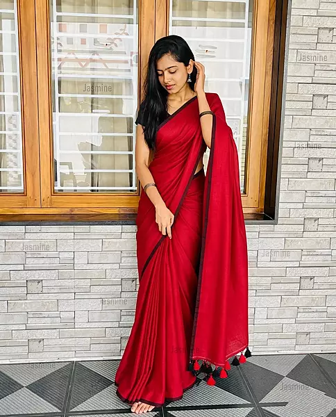 Vasanti deep crimson red Mul Cotton saree with thin border