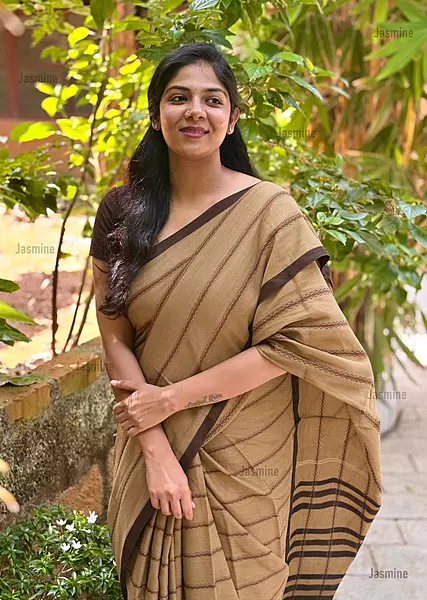 Narayanpet Cotton Saree with Zigzag Thread Woven Design