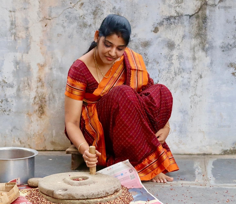 Shravani - శ్రావణీ ( Pure cotton sarees - Handloom )