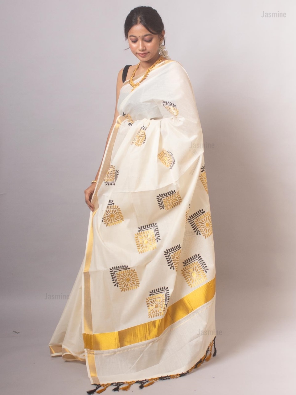 Keerthana - കീർത്തന ( Pure White Cotton Sarees With Embroidery )