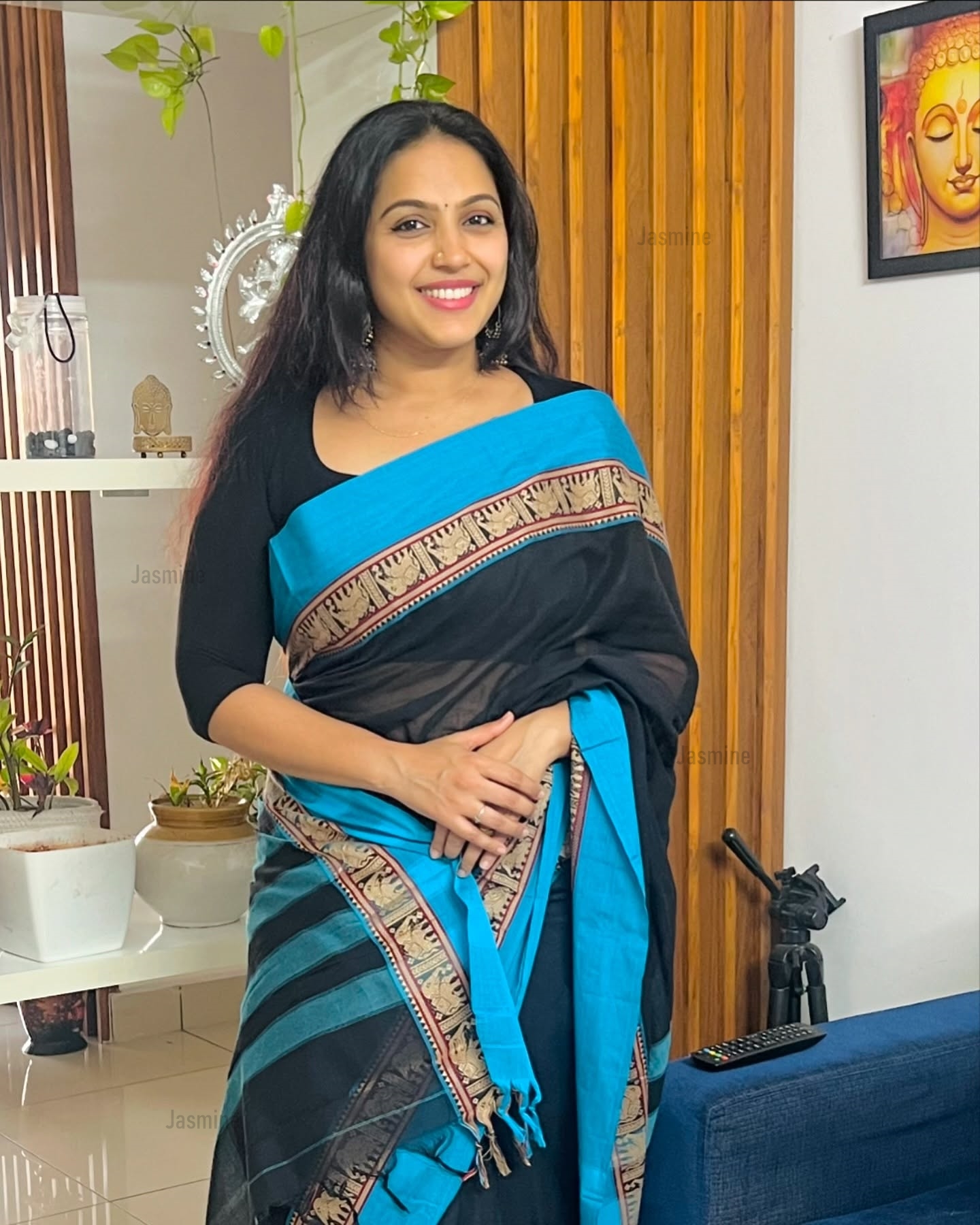 Sugandhi - സുഗന്ധി ( Authentic Narayanpet Handloom )