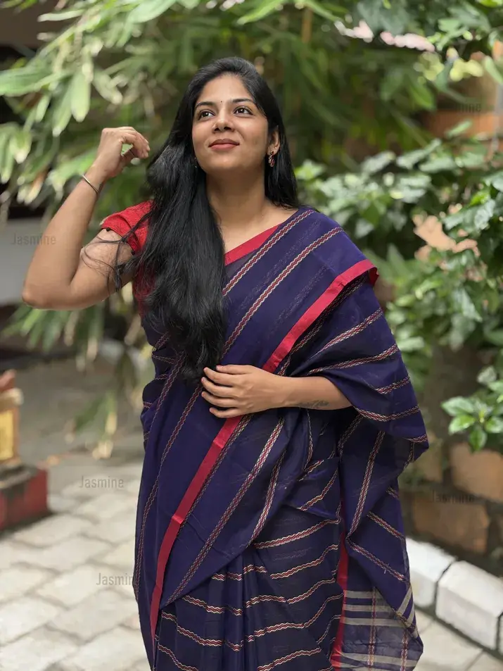 Tiya - తియా ( Authentic Narayanpet cotton sarees )