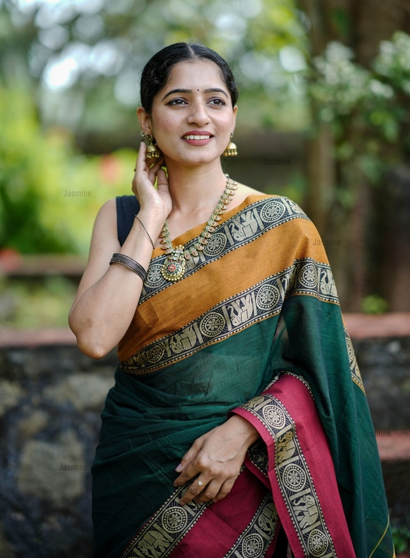 Vyanjana - व्यंजना ( Narayanpet cotton sarees )