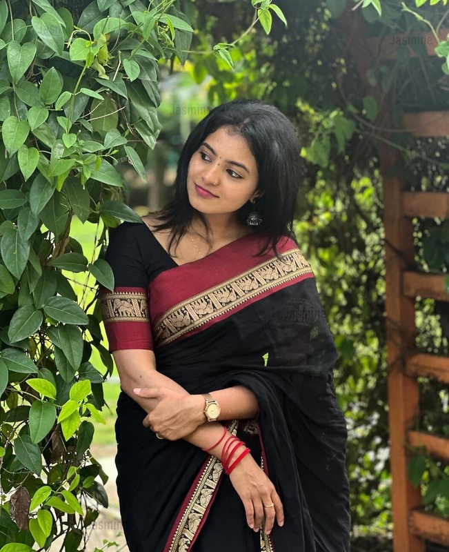 Kanaka - కనక ( Authentic Narayanpet Handloom )