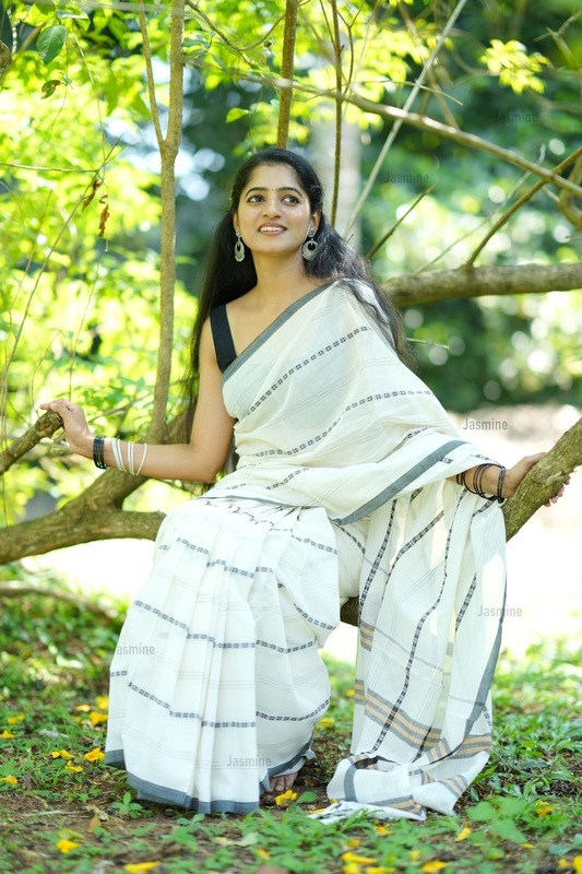 Haripriya - हरिप्रिया ( Authentic Narayanpet cotton sarees )