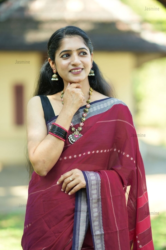 Tanusha - తనూష ( Narayanpet cotton sarees )