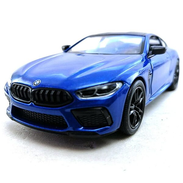 BMW M8 1:36