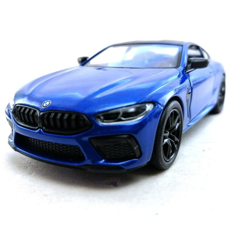 BMW M8 1:36