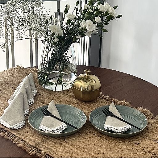 LINEN WITH LACE COCKTAIL NAPKINS (10x10)