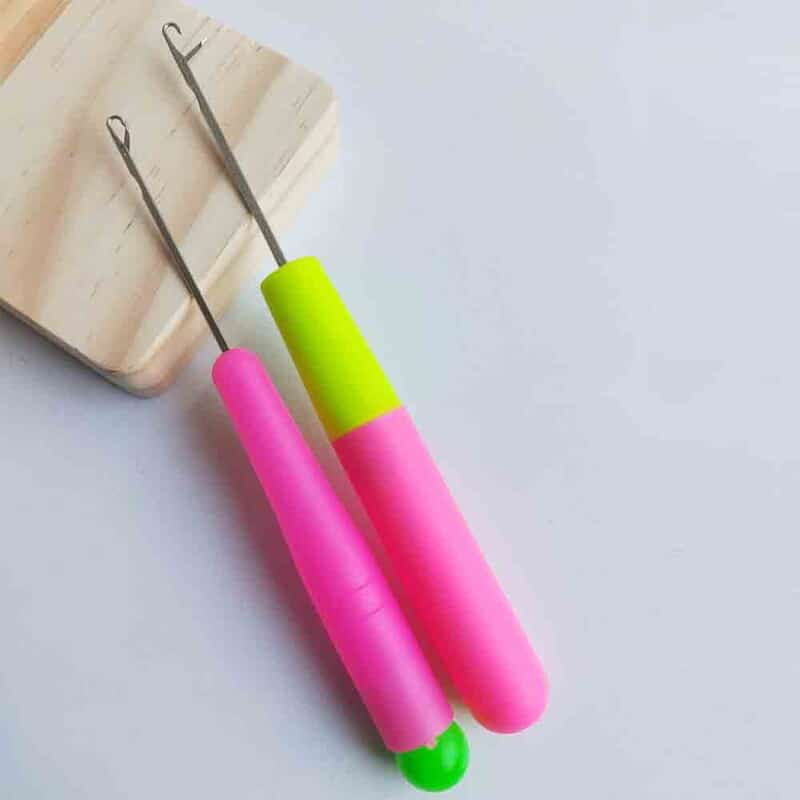 Latch hook Latch hook