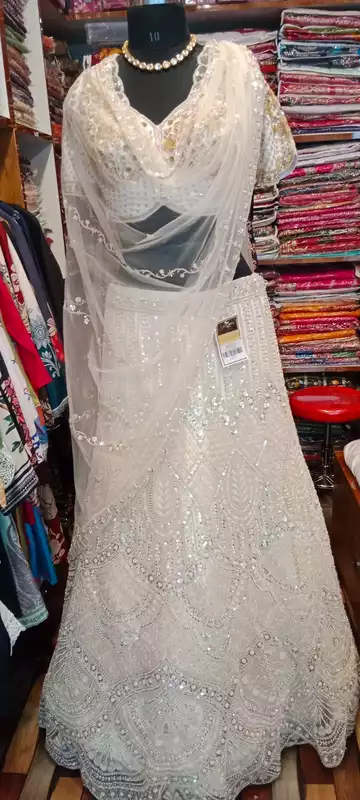 Lehanga White
