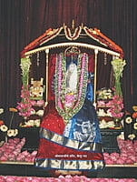 M146 Shri Sarada Devi Chitramay Charitra (श्रीसारदादेवी : चित्रमय चरित्र) M146 Shri Sarada Devi Chitramay Charitra (श्रीसारदादेवी : चित्रमय चरित्र)