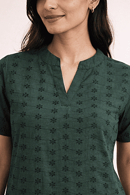 Dark Green Hakoba Cotton Kurti with V-Slit Neck – Elegant Daily Wear Dark Green Hakoba Cotton Kurti with V-Slit Neck – Elegant Daily Wear