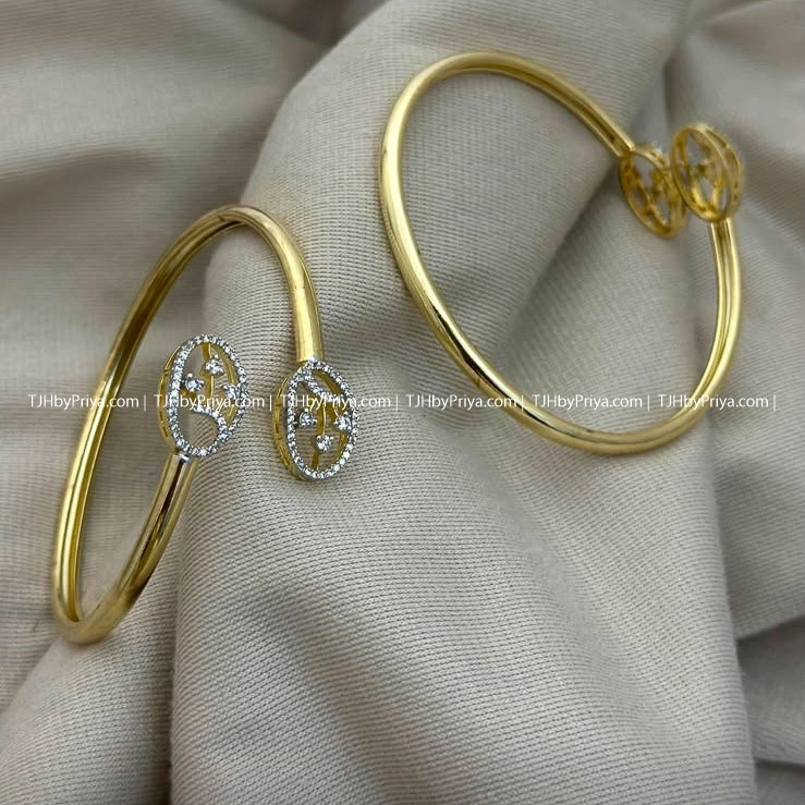 Ad Stones Flexible Adjusting Type Bracelet (TJH 453)