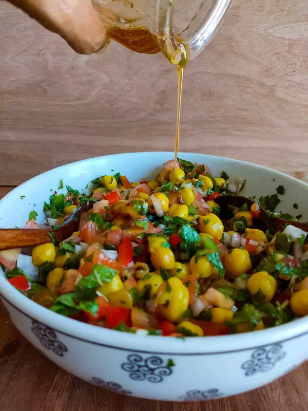 Mangat Ram Premium Safed Chana (Kabuli Chana)