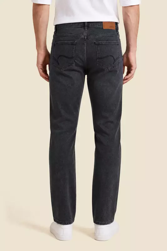 Men's Straight Fit Denim Pant