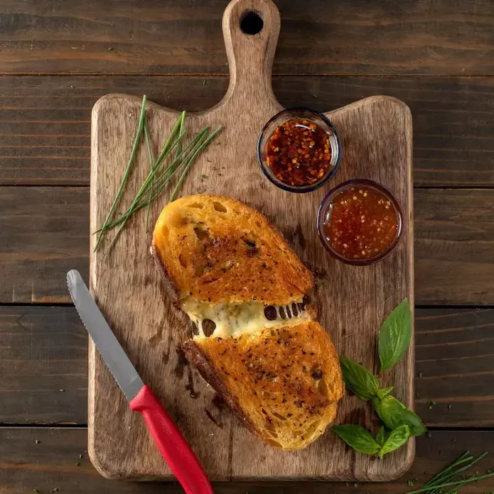 Moony - Cloth Bound Cheddar Cheese