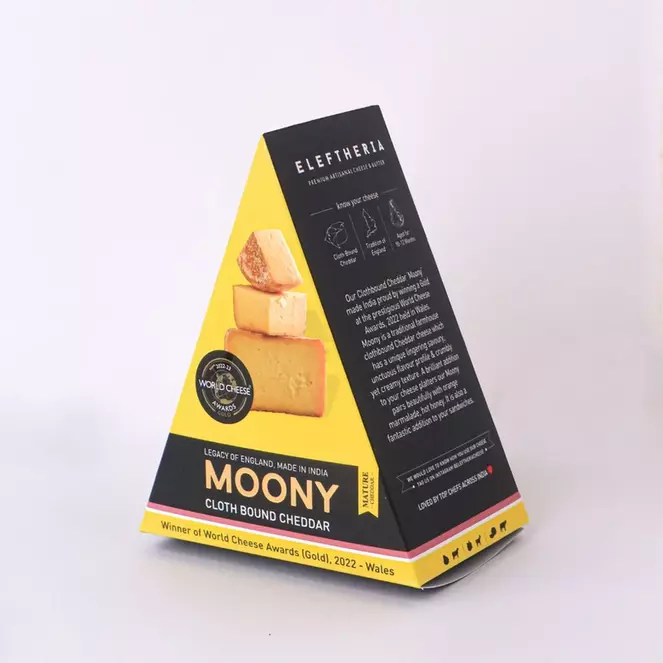 Moony - Cloth Bound Cheddar Cheese