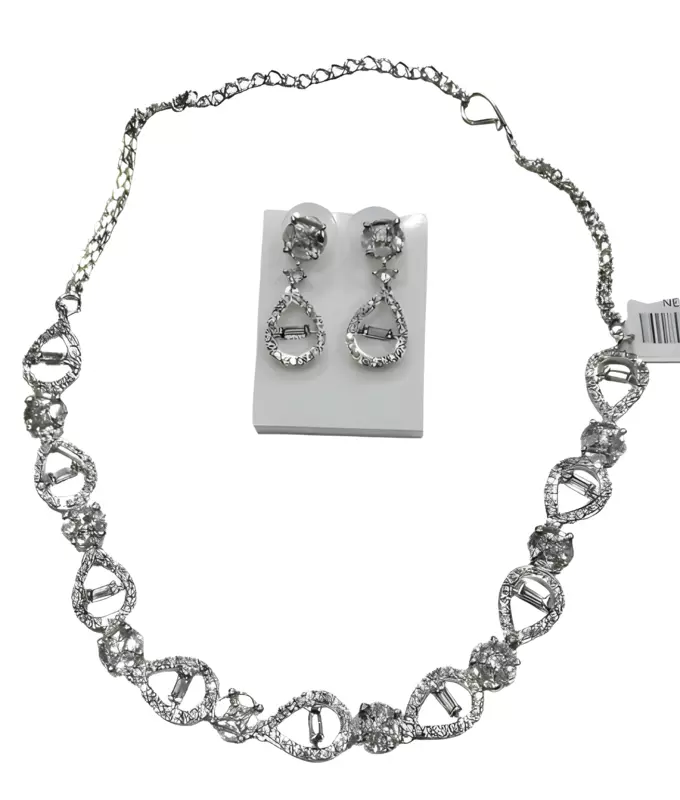 NECKLACE AD