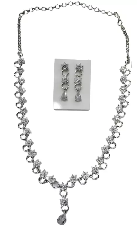 NECKLACE AD