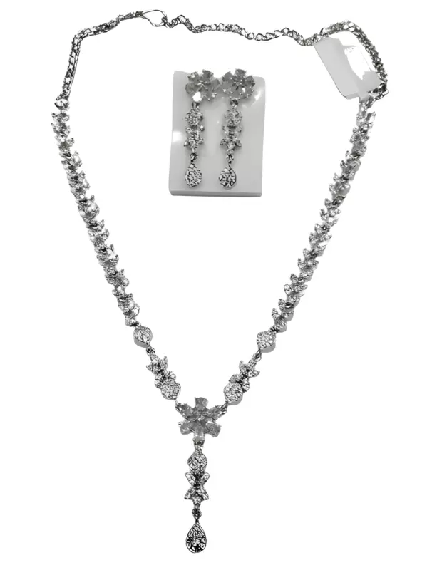 NECKLACE AD