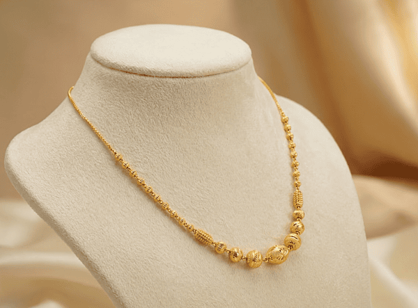 18 kt Golden Diamond-Cut Orb Necklace