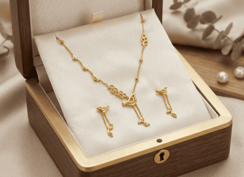 18 kt Gold Songbird Serenade Necklace Set