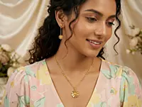 18 kt Gold Gilded Daisy Necklace Set