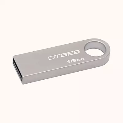 Open Box Kingston Data Traveler SE9 16 GB Pen Drive (Silver)