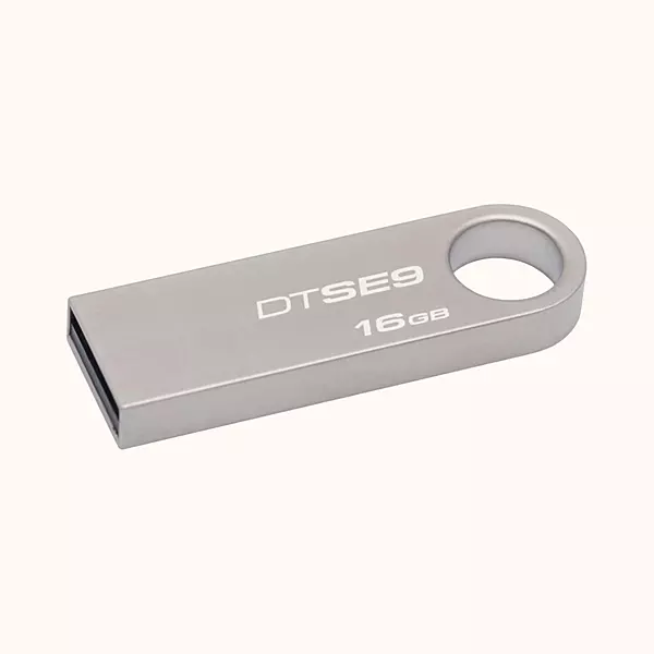 Open Box Kingston Data Traveler SE9 16 GB Pen Drive (Silver)
