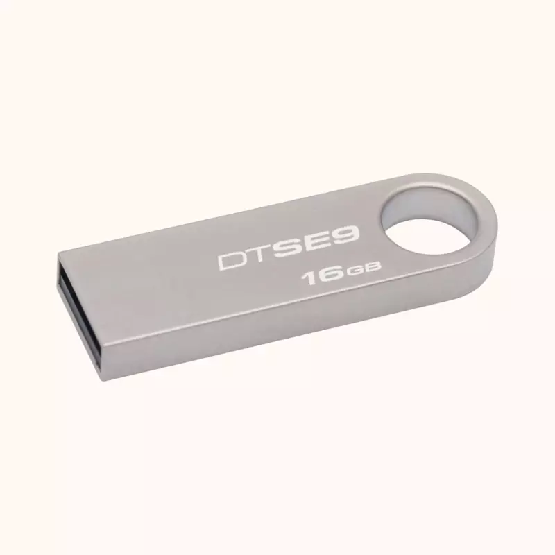 Open Box Kingston Data Traveler SE9 16 GB Pen Drive (Silver)