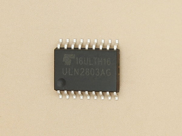 ULN2803A / ULN2803 SOIC-18 Wide