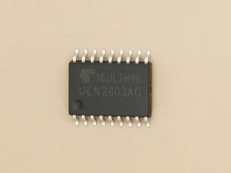 ULN2803A / ULN2803 SOIC-18 Wide
