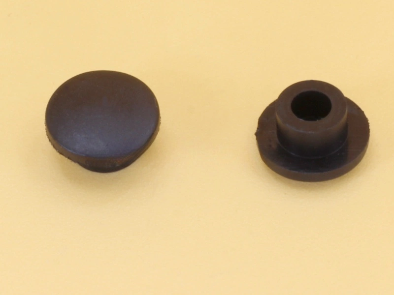 Black Cap Silicone R8
