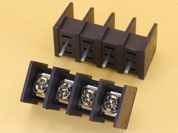 4 Pin 7.62mm 300V 20A Barrier Terminal Block Screw M3