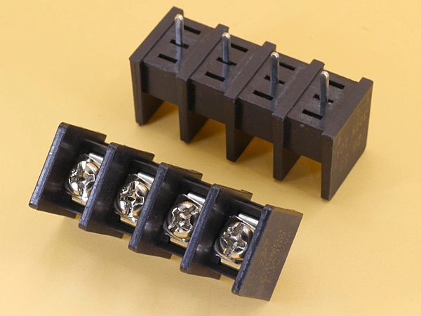 4 Pin 8.25mm 300V 20A Barrier Terminal Block Screw M3
