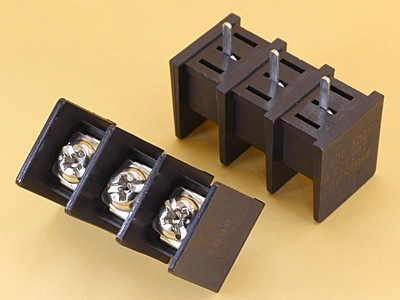 3 Pin 9.5mm 300V 20A Barrier Terminal Block Screw M4