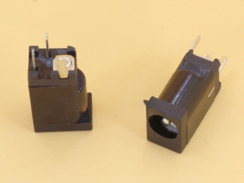 DC Socket 3.5x1.3mm 3P Vertical