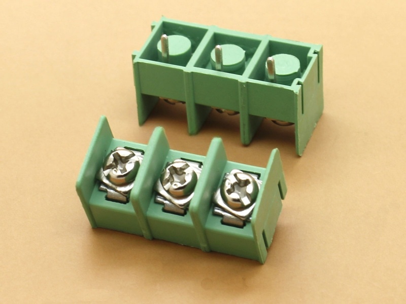 3 Pin 7.62mm 20A Screw Terminal