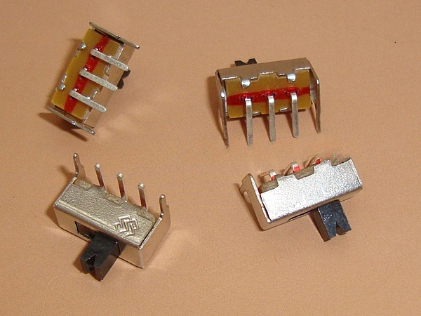 Slide Switch TH Horizontal - 3 pins - 1 circuits - 2 positions