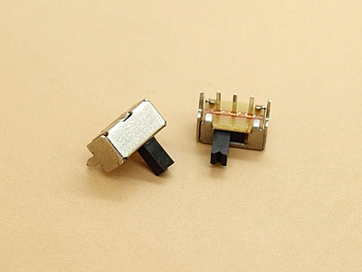 Slide Switch TH Horizontal - 3 pins - 1 circuits - 2 positions Knob 4mm