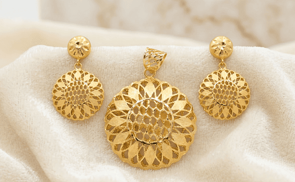 18 kt Gold Helianthus Gold Filigree Pendant Set