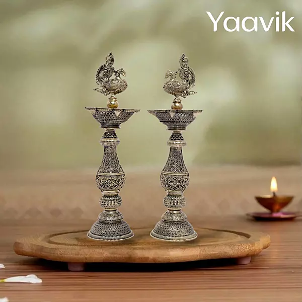 Annapatchi Vilakku (Crowned) – Auspicious Radiance | Fine Brass | Pair | 7.6”