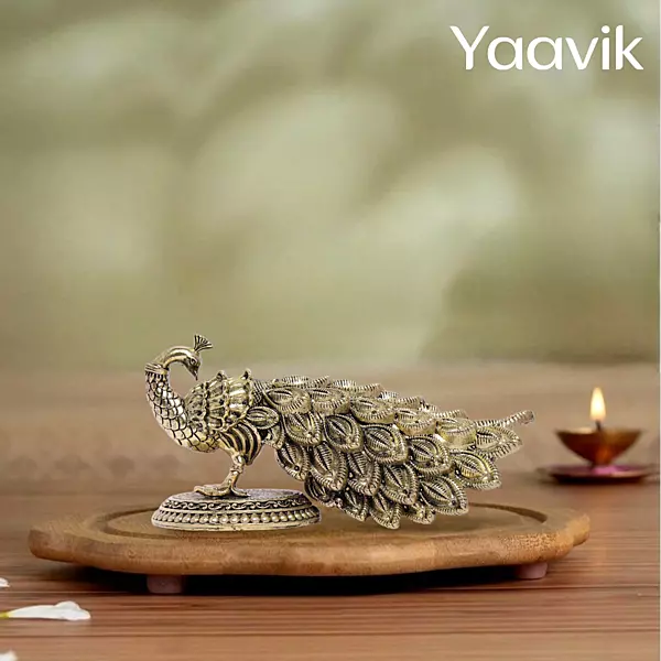 Peacock – Graceful Presence | Fine Brass | 2.75”