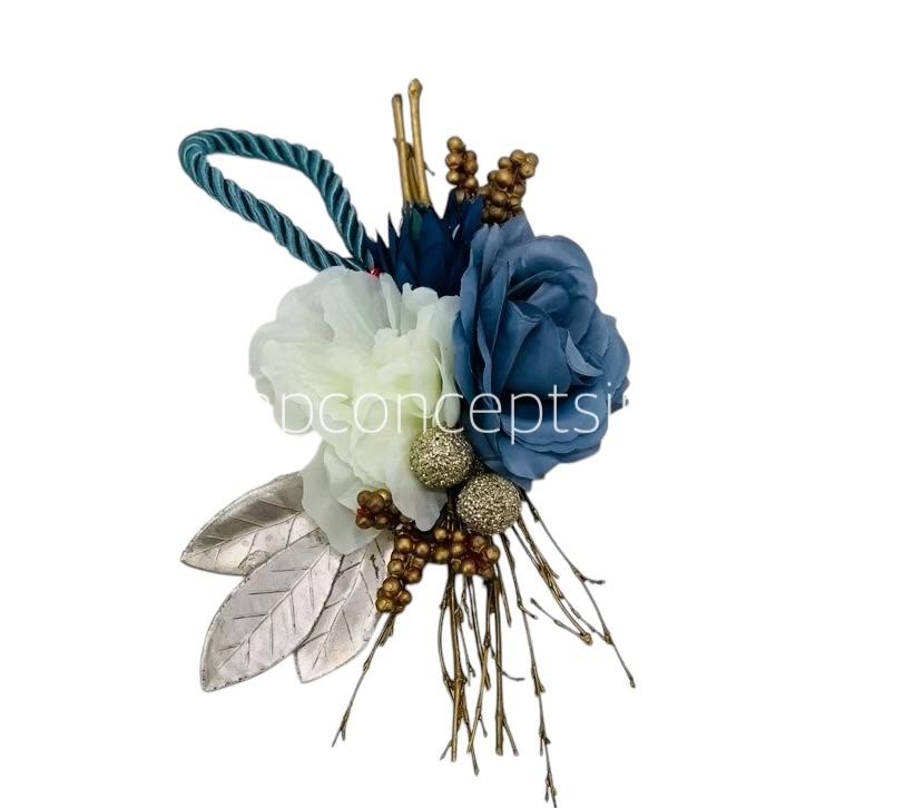 Steel & White Rose Ready Bunch