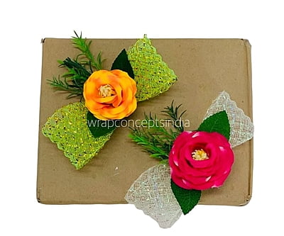 Rose Ready Bunch with Stretch Ribbon