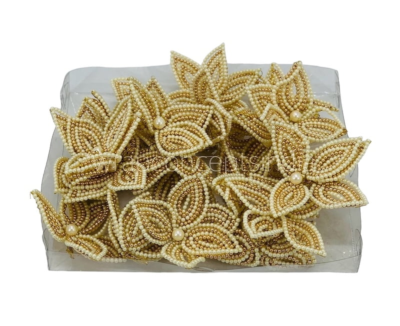 Flower in Pearl & gold beads (9 strings)