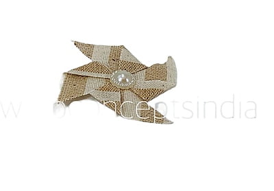 Fan shaped flower with Pearl - Beige & White