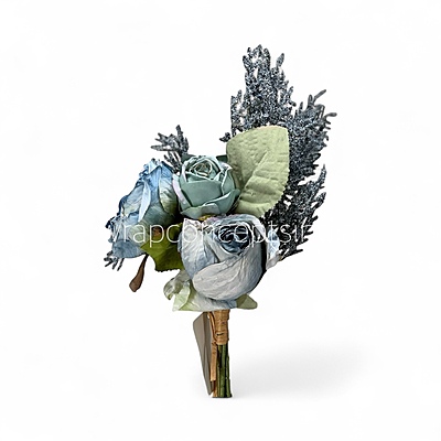 Garden Rose Bunch with Frosty ferns